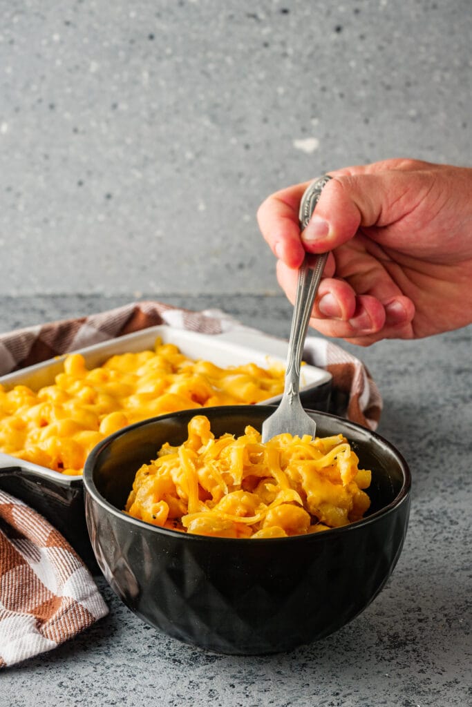 Elevate Your Party with the Ultimate Macaroni and Cheese Bar 3 Elevate Your Party with the Ultimate Macaroni and Cheese Bar Macaroni_and_Cheese_Bar
